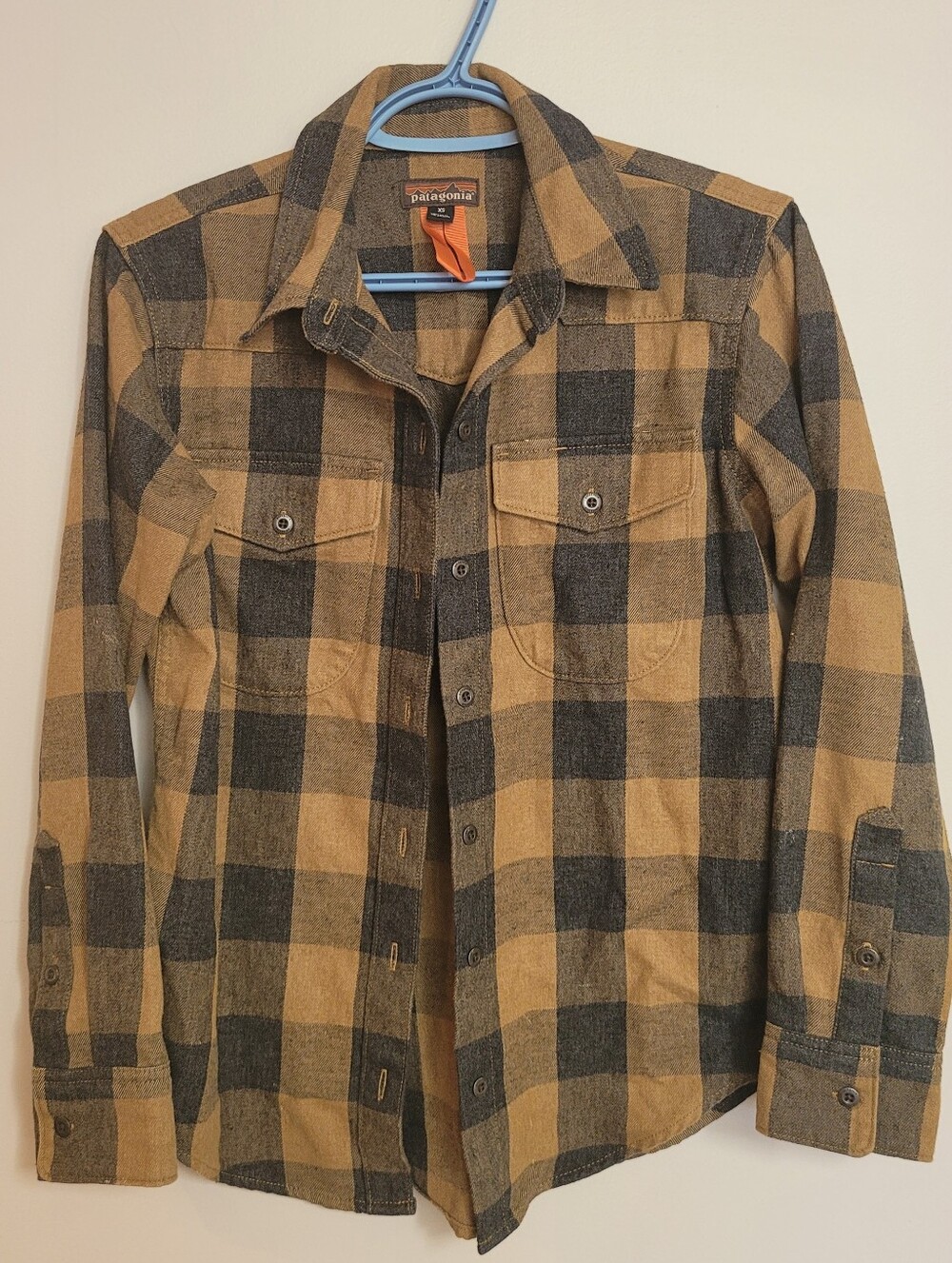 Patagonia Woman's Plaid Flannel Shirt - Tan & Charcoal